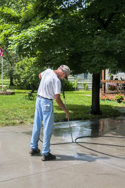 Driveway Concrete Cleaning in Mequon