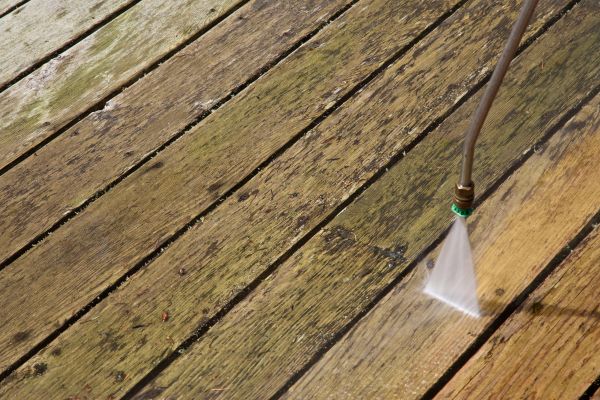 Deck Mold Removal in Mequon